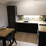 Tiny House Utulno 트로야노비체
