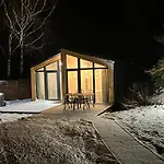 Tiny House Utulno 트로야노비체
