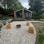 Tiny House Utulno * 트로야노비체