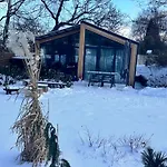 Tiny House Utulno 아파트 트로야노비체
