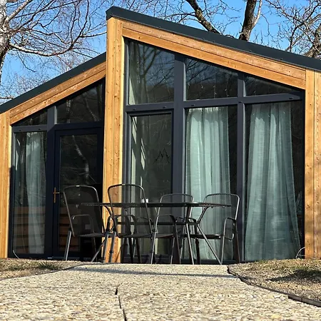 アパート Tiny House Utulno トロヤノヴィツェ