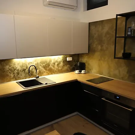 Tiny House Utulno 아파트 트로야노비체