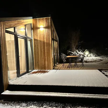 Tiny House Utulno アパート