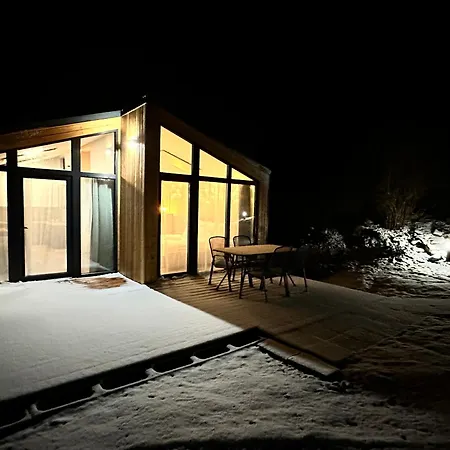 アパート Tiny House Utulno *