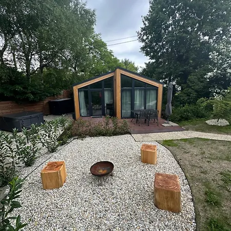 Tiny House Utulno アパート *