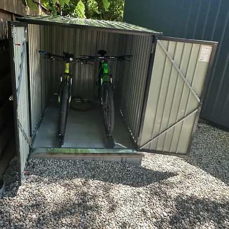 דירה Tiny House Utulno טרויאנוביצה